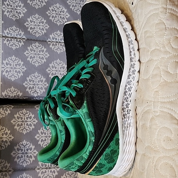 Saucony Limited Edition St. Patricks Day Kinvara Running Shoes Women 9.5 - Picture 3 of 9